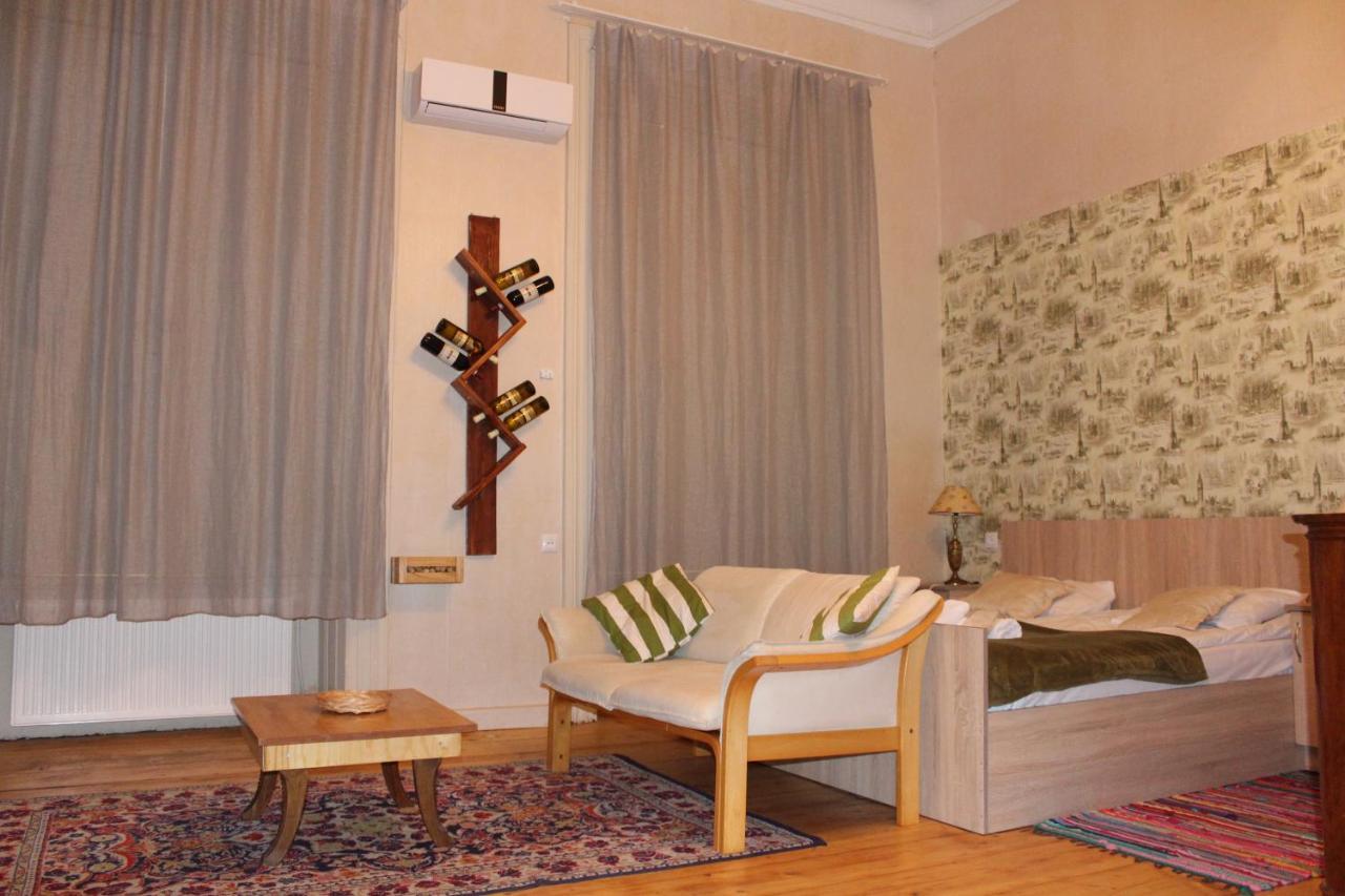Solo Room Apartment Tbiliszi Kültér fotó